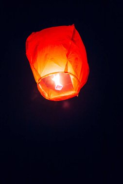 Gökyüzü fenerler, uçan fenerler, yüzer fenerler, sıcak hava balonu