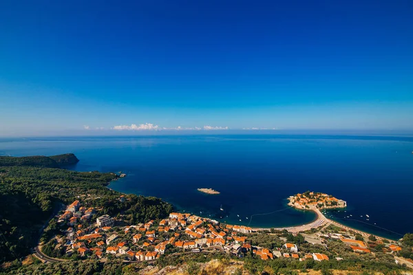 Νησί του Sveti Stefan. Πανοραμικό στιγμιότυπο — Φωτογραφία Αρχείου