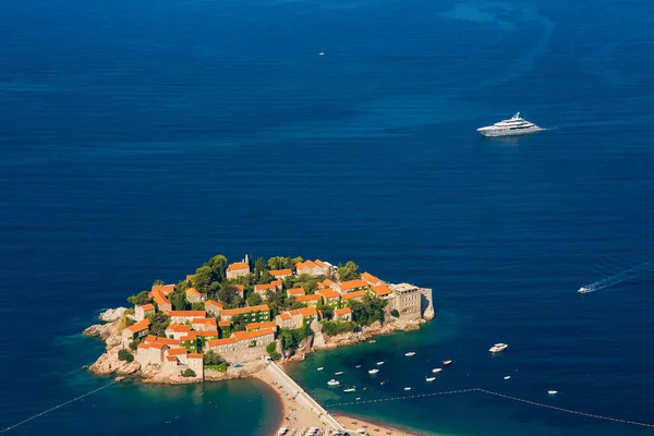 Pulau Sveti Stefan. Tembakan panorama — Stok Foto