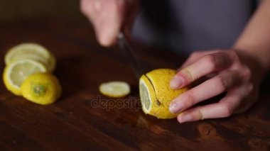 Dilimlenmiş limon limonata için