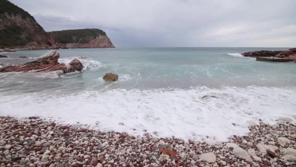 La spiaggia "Crvena Glavica" in Montenegro — Video Stock