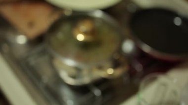 Çorba ocakta bir tencerede. Yemek yemek