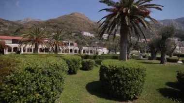 Adanın önünde park Sveti Stefan bölge. M