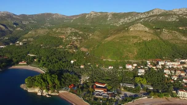 Ön Sveti Stefan, flygfotografering — Stockvideo