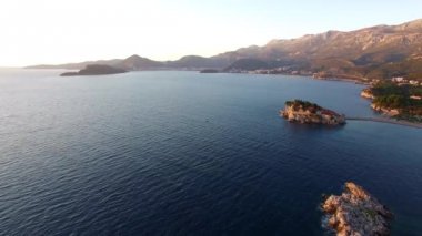 Sveti Stefan Adası, görünümü, Crvena Glavica beach üzerinden