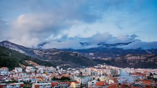 Nuove case in Budva, Montenegro. Nuova citta '. Immobiliare sulla sho — Video Stock