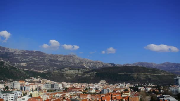 Nya bostäder i Budva, Montenegro. New town. Fastigheter på sho — Stockvideo