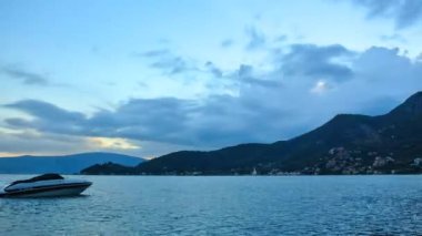 Gemi ve tekneler Kotor Körfezi