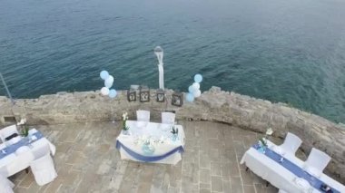 Deniz düğün yemeğinde masada. Düğün süslemeleri. Weddin