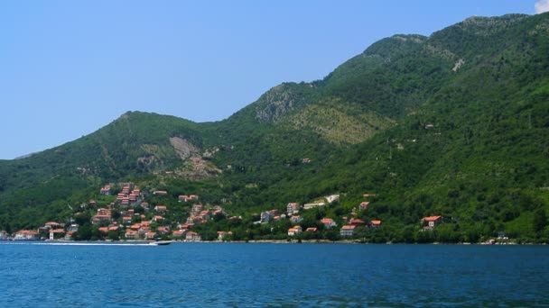 Iates, barcos, navios na Baía de Kotor — Vídeo de Stock