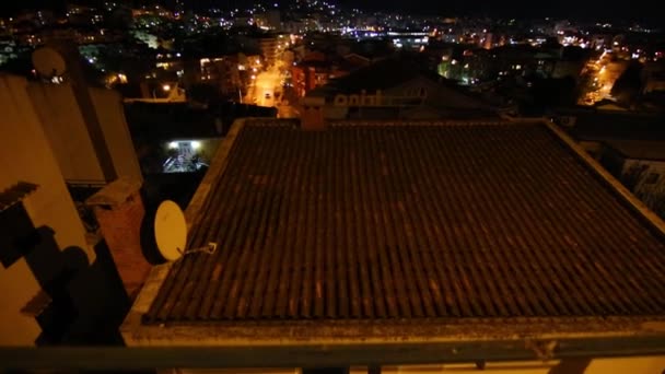 Noc Budva, Czarnogóra. Nowe miasto, widok z najwyższej — Wideo stockowe