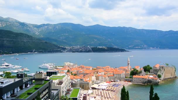 Den gamla stadskärnan i Budva — Stockvideo