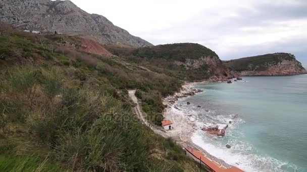 A praia "Crvena Glavica" em Montenegro — Vídeo de Stock