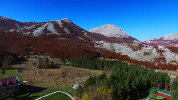 Relieve en la montaña Montenegro — Vídeos de Stock