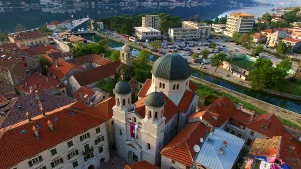 Iglesia La Iglesia Ortodoxa de San Nicolás de Kotor, Montenegro , — Vídeo de stock