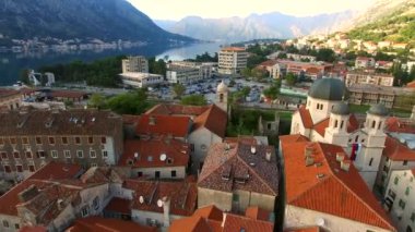 Eski Kotor şehir. Şehrin üzerinde uçan. Hava survey tarafından bir