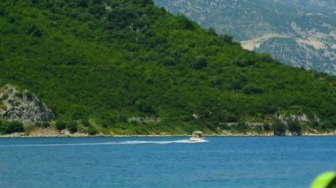 Gemi ve tekneler Kotor Körfezi