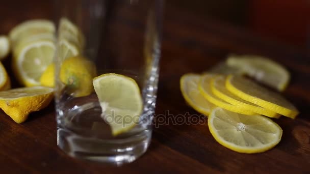 Preparation of lemonade — Stock Video