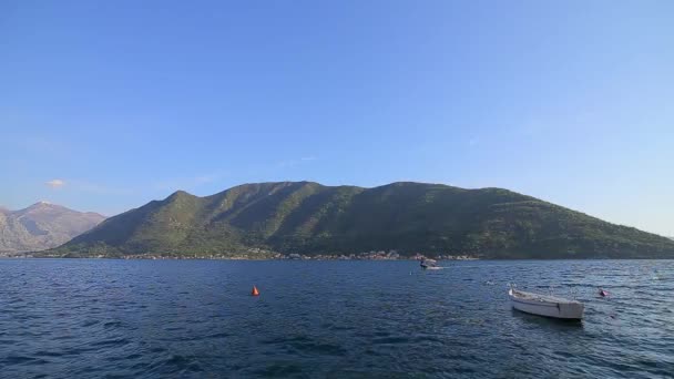 Die alte stadt von perast am ufer der kotor bucht, montenegro. th — Stockvideo