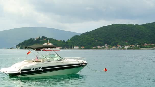 Kapal dan perahu di Teluk Kotor — Stok Video