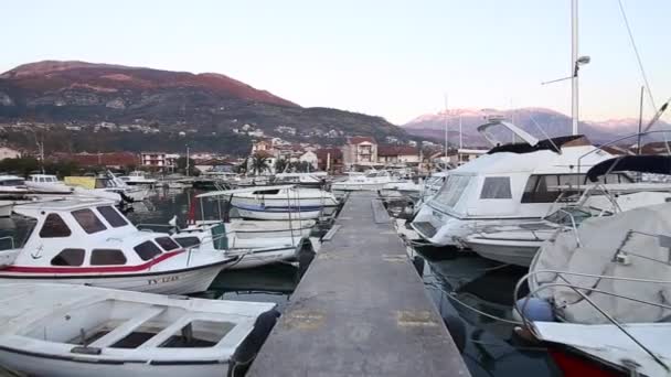 Пристань для яхт у Чорногорії — стокове відео