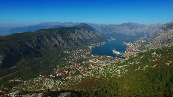 Zatoka Kotor z wysokości. Widok z góry Lovčen do zatoki — Wideo stockowe