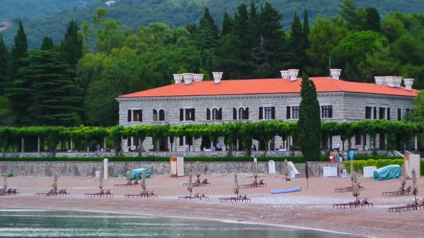 Der park milocr, villa, beach queen. in der Nähe der Insel Sweti — Stockvideo