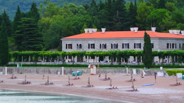 Il parco Milocr, Villa, spiaggia Regina. Vicino all'isola di Sveti — Video Stock