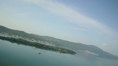 Karadağ uçakta üzerinden görüntülemek.