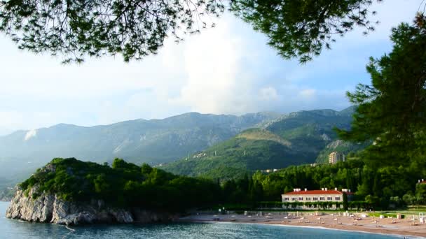 Der park milocr, villa, beach queen. in der Nähe der Insel Sweti — Stockvideo