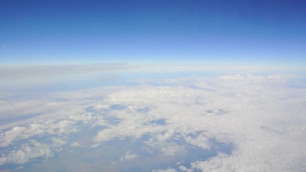 Wolkenblick aus dem Flugzeug — Stockvideo