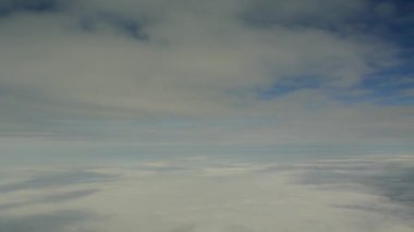 Bir uçak görünümünden bulutlar