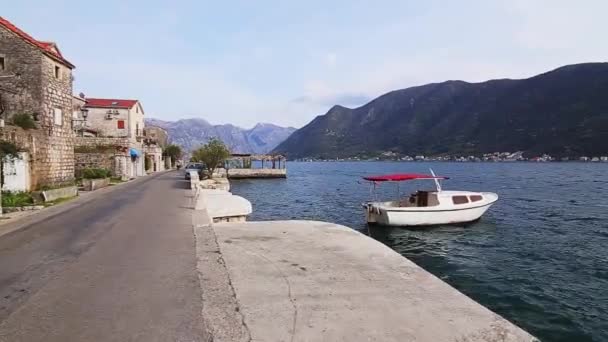 A régi város Perast a parton a Kotori-öböl, Montenegró. Th — Stock videók