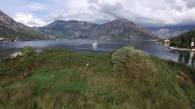 Yatlar, tekneler, gemiler Kotor Körfezi