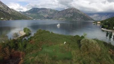 Yatlar, tekneler, gemiler Kotor Körfezi