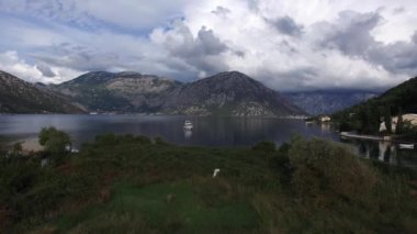 Yatlar, tekneler, gemiler Kotor Körfezi