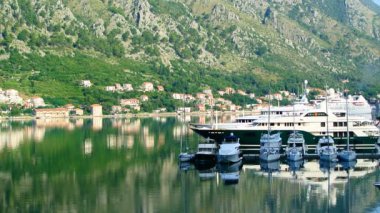 Yelkenli yakınındaki eski Kotor şehir