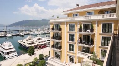 Regent Hotel, Tivat, Karadağ, Porto Karadağ alan. Sağa sola görüntülemek