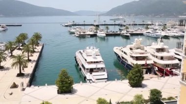 Regent Hotel, Tivat, Karadağ, Porto Karadağ alan. Sağa sola görüntülemek