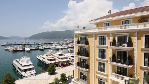 Regent Hotel, Tivat, Montenegro, Porto Montenegro gebied. Fro bekijken — Stockvideo