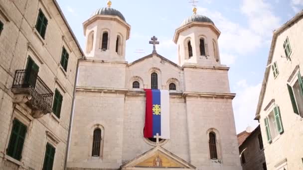 Kyrkan den ortodoxa kyrkan St Nicholas i Kotor, Montenegro, — Stockvideo