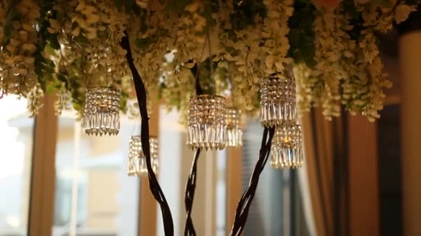 The chandelier in the restaurant. The interior design of the res — Stock Video