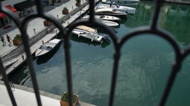 District Porto Montenegro, Elite landelijk logies, aantal villa's aan zee, Ho — Stockvideo
