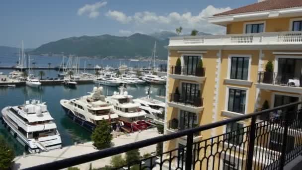 Regent Hotel, Tivat, Montenegro, Porto Montenegro område. Visa fro — Stockvideo