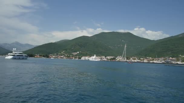 Jacht Porto Montenegro. Elite gebied van Tivat in Montenegro — Stockvideo