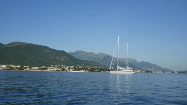 Jacht Porto Montenegro. Elite gebied van Tivat in Montenegro — Stockvideo