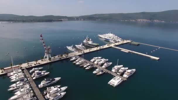 Mundos melhor marinha para barcos super iates. Porto Montenegro em Tivat — Vídeo de Stock