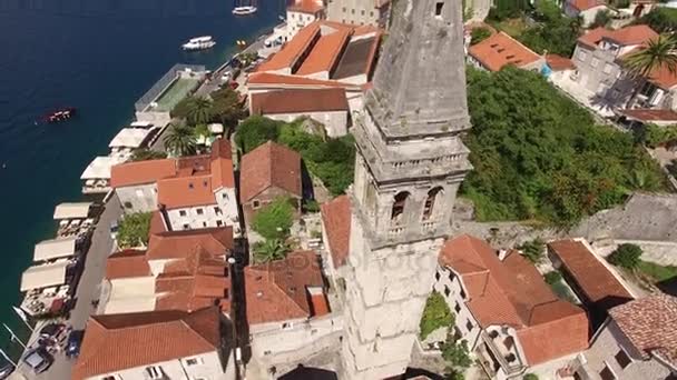 Eski şehir, Perast Kotor Koyu'ndaki, Karadağ kıyısında. İnci — Stok video