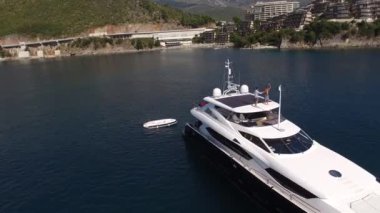 Deniz, hava fotoğrafçılığı dron, Budva yakınındaki Dukley G yat