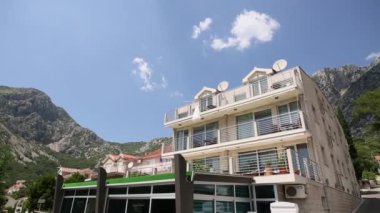 Dağlarda Villa. Karadağ, Kotor Körfezi. Çekim